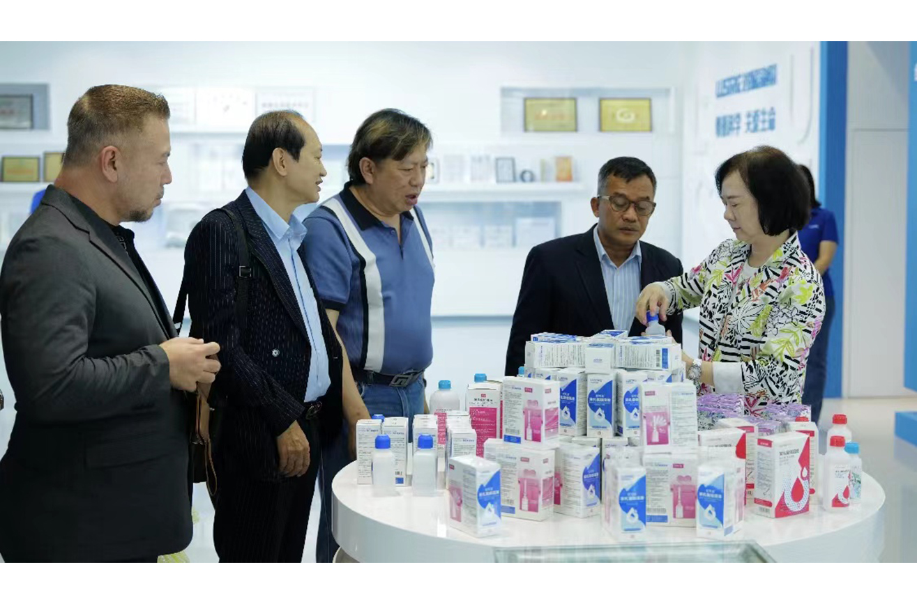 泰國北大年省政府官員到洛斯特制藥參觀交流